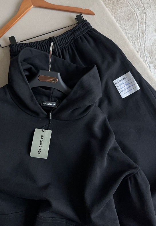 Женский чёрный оверсайз костюм Balenciaga