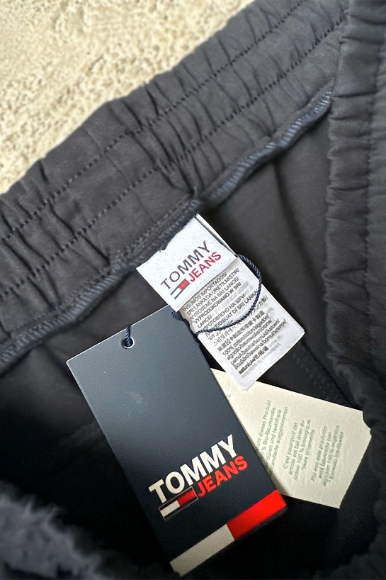 Спортивные штаны чёрного цвета Tommy Jeans logo-embroidered