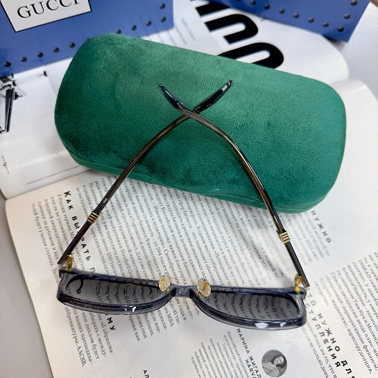 Солнцезащитные очки Gucci GG logo