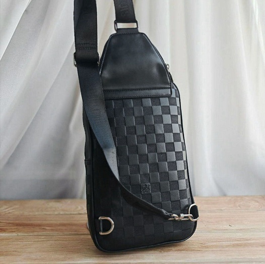 Кожаная сумка Avenue Louis Vuitton Sling Damier Infini 30x18 см   