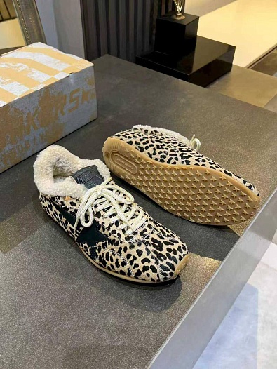 Женские замшевые кроссовки с мехом Golden Goose Super-Star premium   