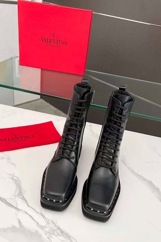 Женские кожаные ботинки Valentino