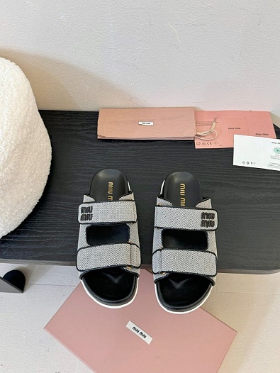 Женские шлёпанцы MIU MIU серого цвета   