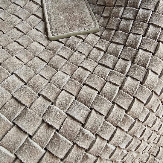 Замшевая сумка Bottega Veneta Cabat 40x28 см - Beige