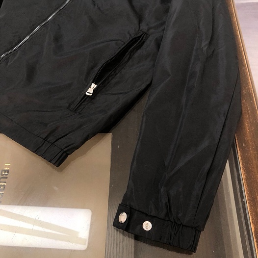 Чёрная ветровка Moncler logo-patch   