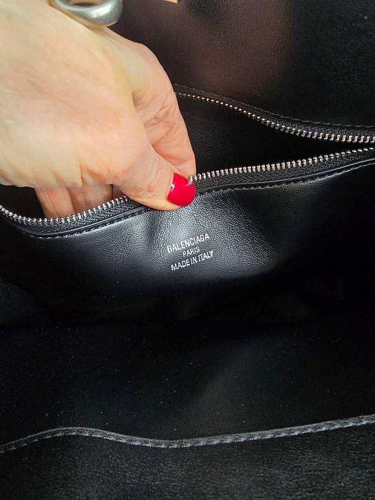 Кожаная сумка Balenciaga 37x34 см