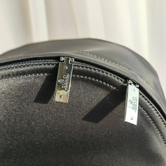 Нейлоновый рюкзак Gucci чёрного цвета 41x30.5 см