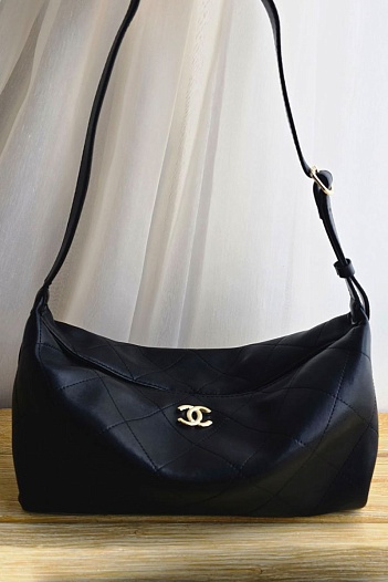 Кожаная сумка Chanel 28x15 см   
