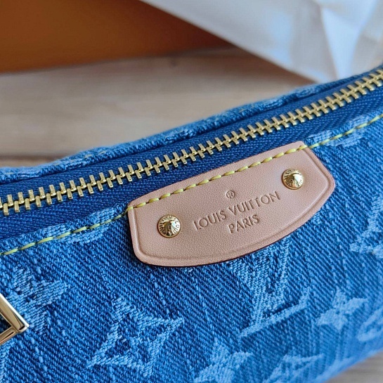 Женская сумка-хобо Louis Vuitton Hills Pochette 22x11 см