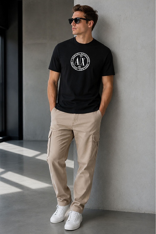 Футболка чёрного цвета Armani Exchange white logo