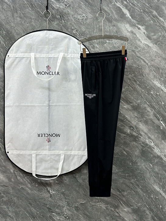 Мужские штаны чёрного цвета Moncler Premium