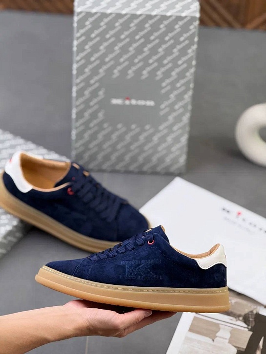 Замшевые кроссовки Kiton синего цвета