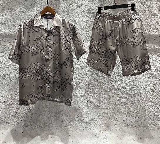 Серая мужская рубашка Louis Vuitton Monogram