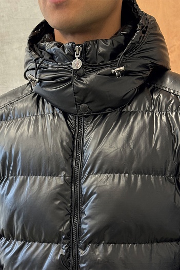 Мужская куртка с матовым эффектом чёрного цвета Moncler Maya Short   