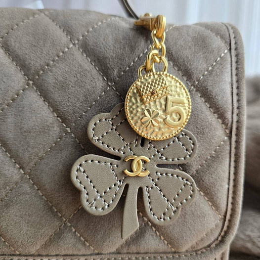 Замшевая сумка Chanel 21x19 см - Beige   