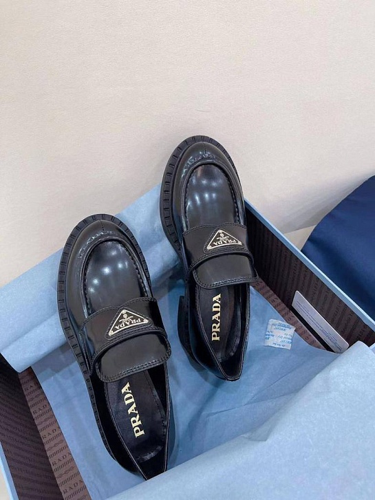 Женские кожаные лоферы Prada Premium - Black