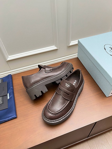 Женские кожаные лоферы Prada premium   