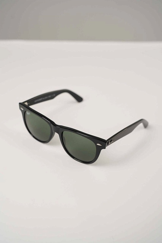 Солнцезащитные очки Ray-Ban Wayfarer