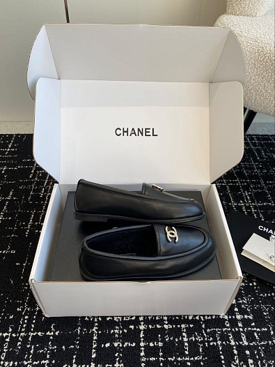 Женские кожаные лоферы с мехом Chanel Premium - Black   