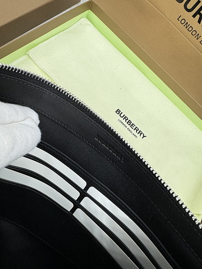 Бежевый клатч Burberry Premium 30x20x1.5 см   