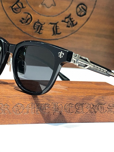Солнцезащитные очки Chrome Hearts   