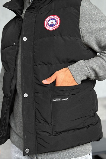 Жилет чёрного цвета Canada Goose logo-patch   