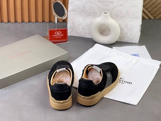 Замшевые кроссовки Valentino Upvillage - Black