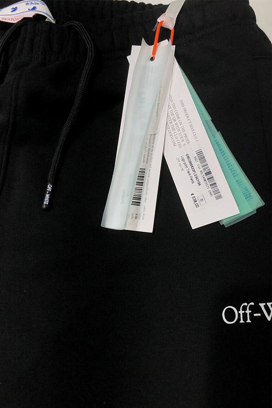 Шорты чёрного цвета Off-White Caravaggio Arrows
