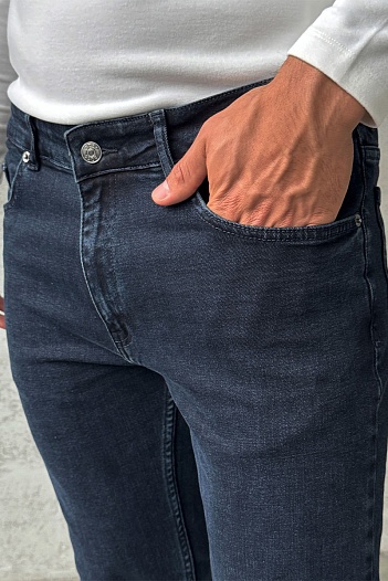 Мужские тёмно-синие джинсы Hugo Boss   