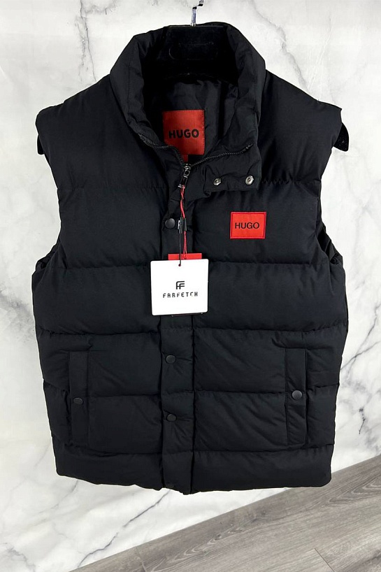 Мужской жилет Hugo Boss чёрного цвета