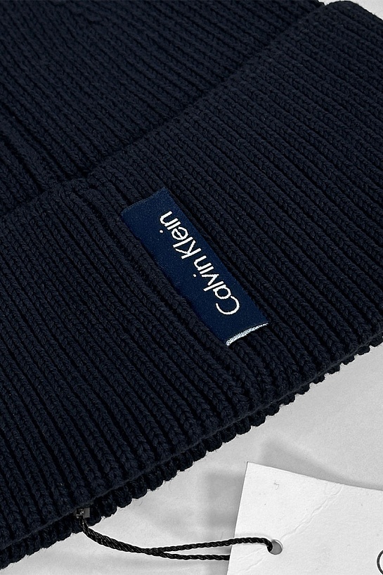 Тёмно-синяя шапка Calvin Klein Jeans monologo patch
