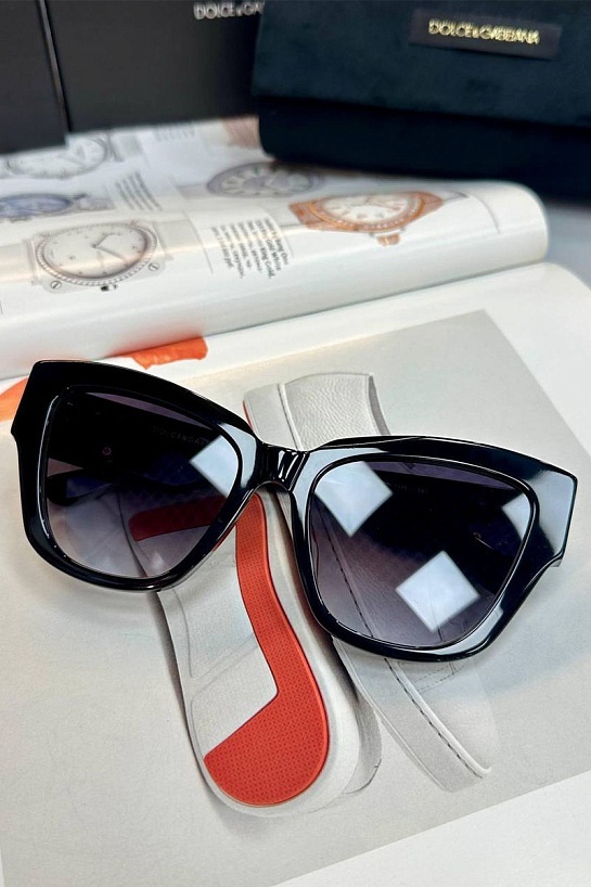 Женские сонцезащитные очки  Dolce & Gabbana чёрного цвета