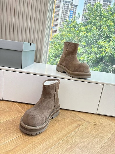 Женские замшевые ботинки с мехом Balenciaga Alaska Fur High Boot Premium - Grey