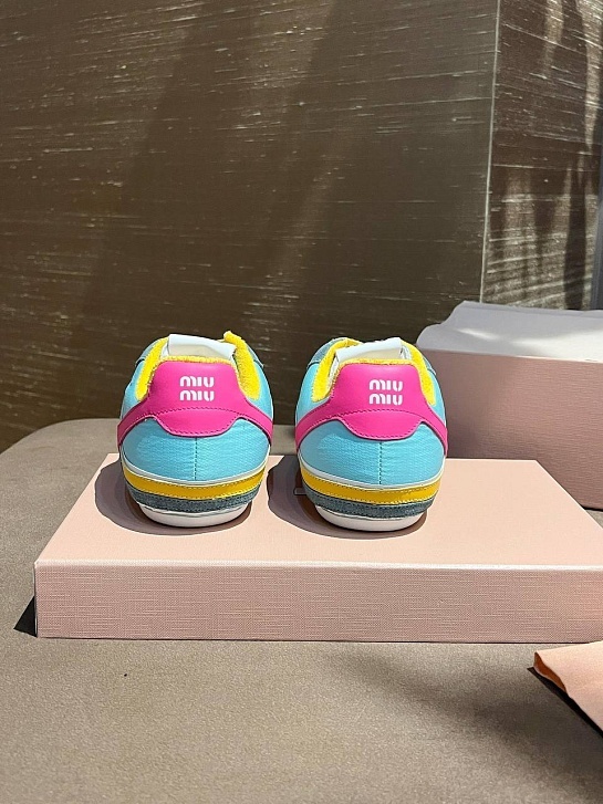 Замшевые женские кроссовки MIU MIU