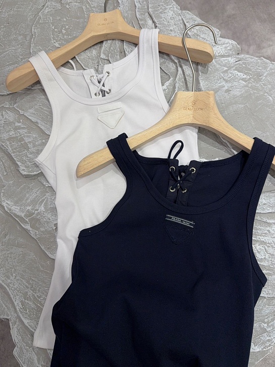 Женский чёрный топ Prada