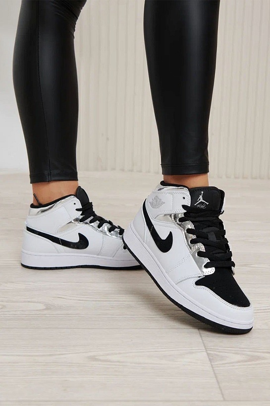 Женские кроссовки Nike Dunk High - White / Black / Silver