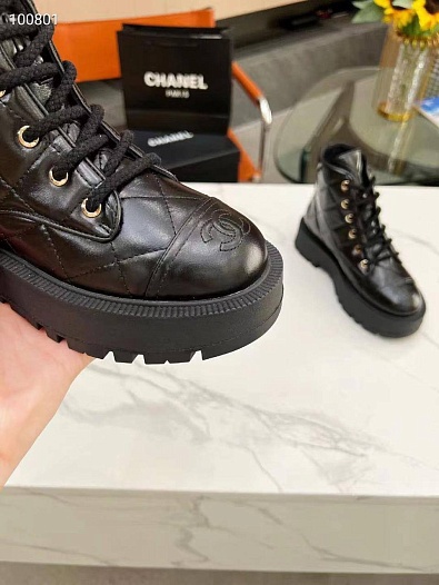 Женские кожаные ботинки Chanel чёрного цвета   