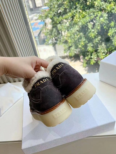 Женские замшевые кроссовки с мехом Prada Premium - Grey   