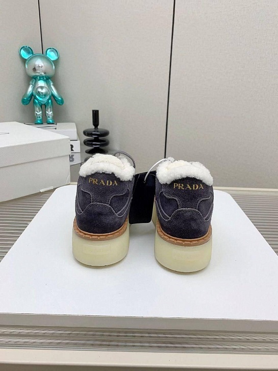 Женские замшевые кроссовки с мехом Prada premium - Grey