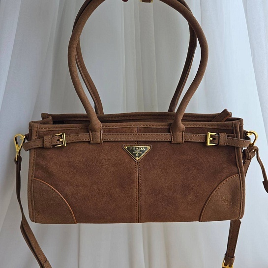 Женская замшевая сумка Prada 22x15 см