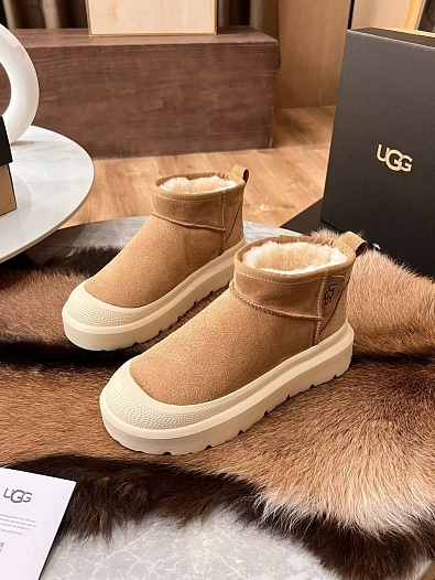 Женские замшевые ботинки UGG Classic Mini Hybrid - Chestnut / White   