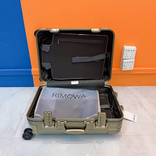 Чемодан Rimowa Aluminum M Premium 66x43x27 см