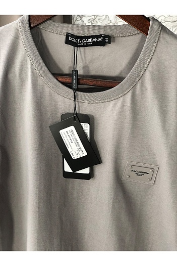 Серая мужская футболка Dolce & Gabbana logo-plaque   