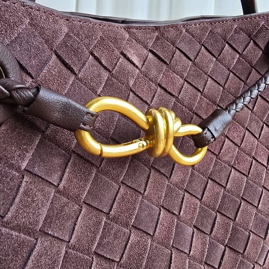 Замшевая сумка Bottega Veneta 30x23 см