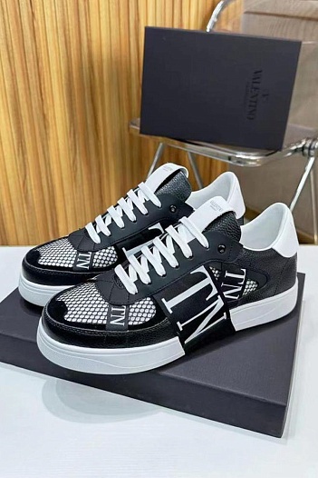 Кожаные кроссовки Valentino low-top - Black / White   