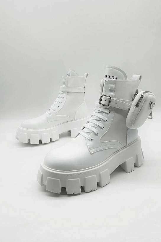 Кожаные женские ботинки Prada белого цвета