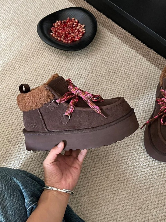 Женские замшевые ботинки с мехом UGG Funkarra Cabin Cuff - Brown