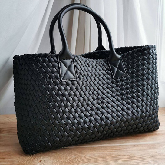Сумка Bottega Veneta Cabat Intreccio 41x28 см
