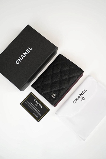 Кожаная обложка на паспорт Chanel quilted 14.5x10 см   