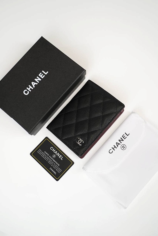 Кожаная обложка на паспорт Chanel quilted 14.5x10 см